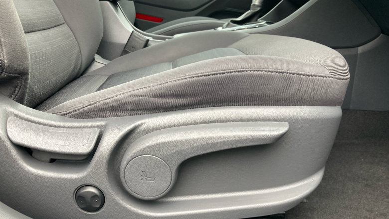 Hyundai IONIQ 1.6 GDi Hybrid Premium 5dr DCT Hybrid Hatchback